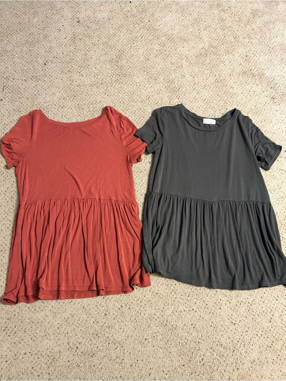 Maurices Short Sleeve Peplum Tunic Top - Rust & dark green